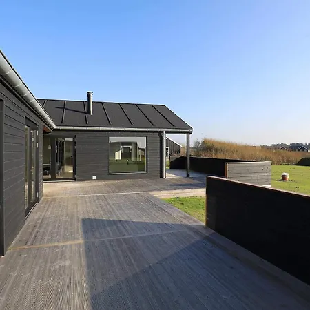 12 Person In Lokken-by Traum 洛肯